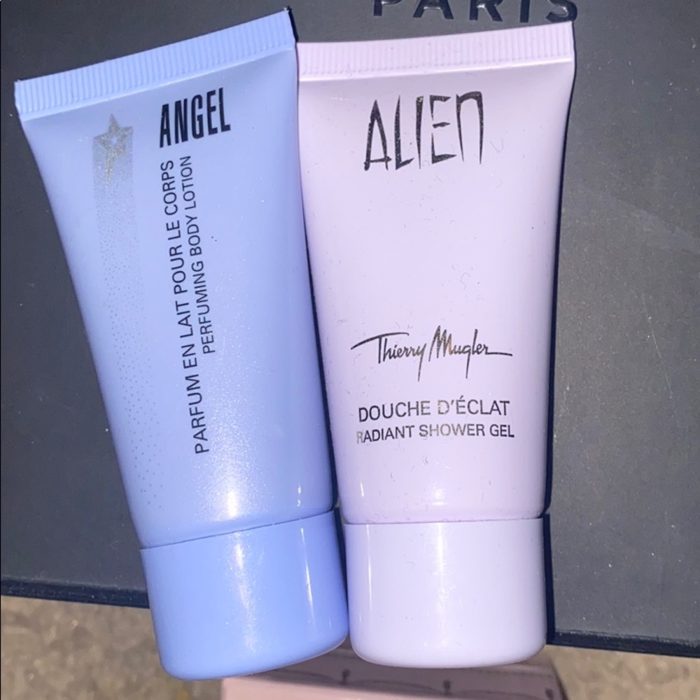 Shower gel and body lotion